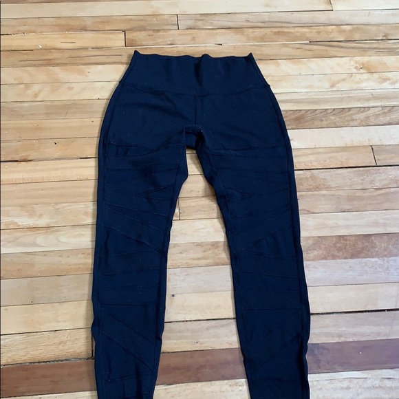 Lululemon Mesh Legging - Picture 1 of 4
